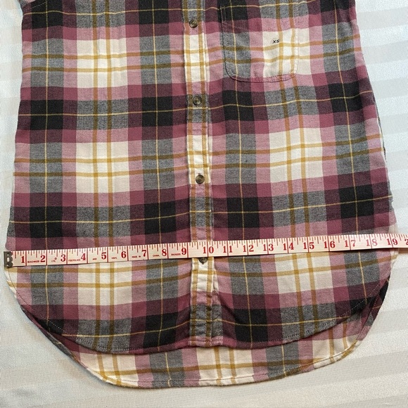 American Eagle Boyfriend Fit Flannel Shirt Women’s XS Mauve Black Plaid NWOT - Picture 6 of 13